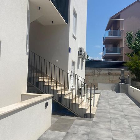 Villa Apartment Joel Trogir Eksteriør billede