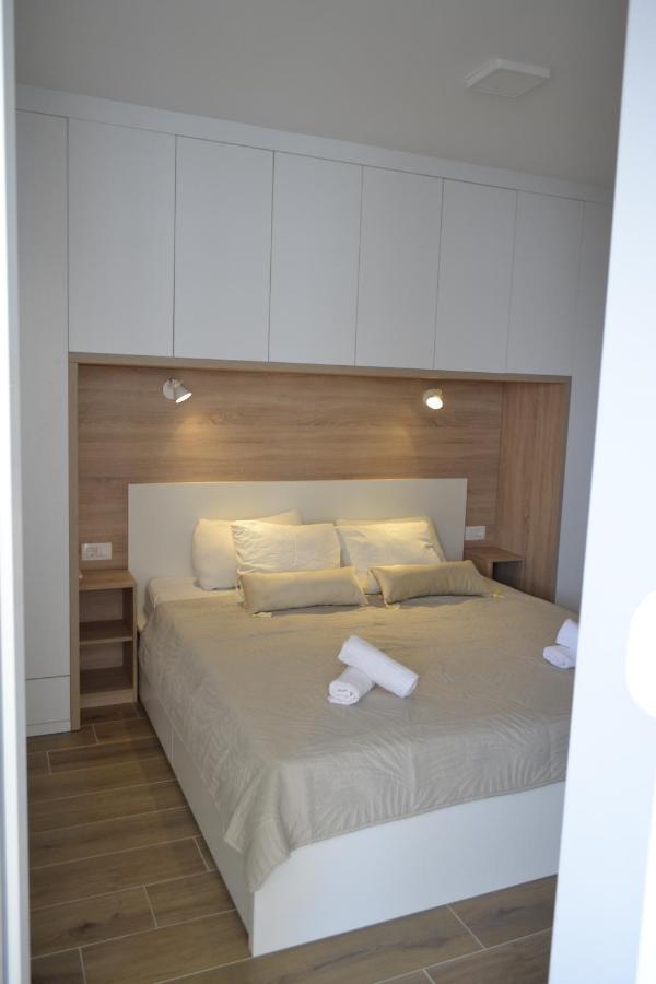 Villa Apartment Joel Trogir Eksteriør billede