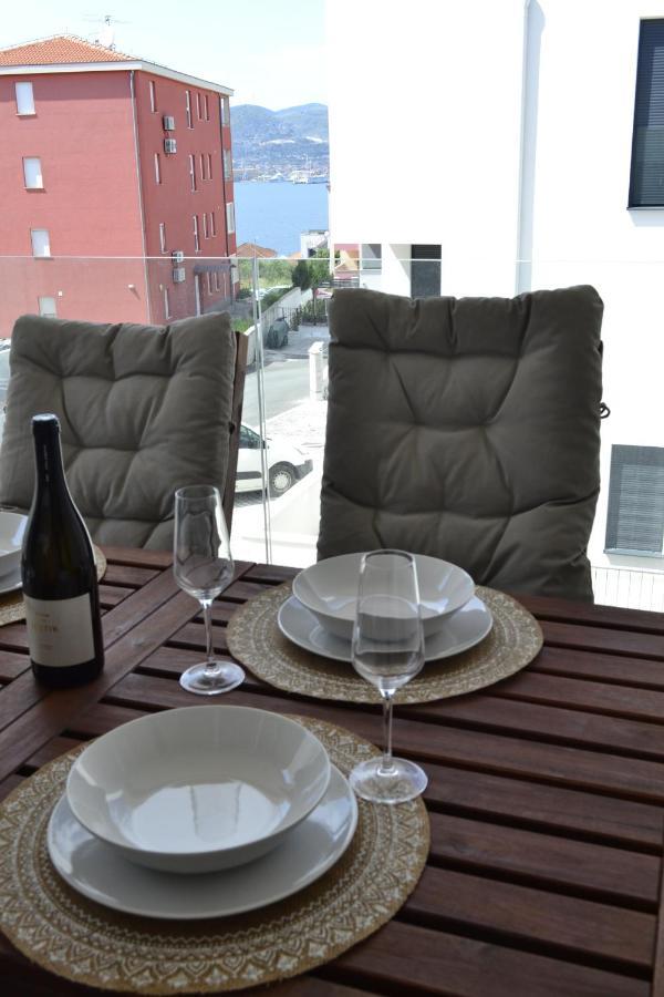 Villa Apartment Joel Trogir Eksteriør billede