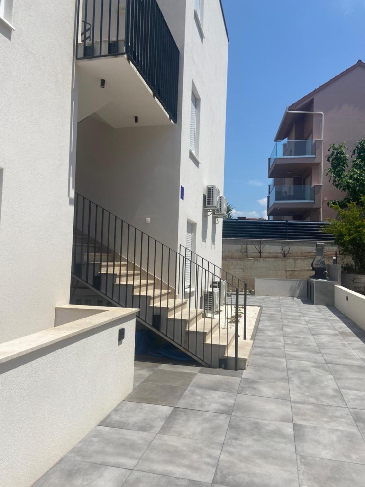 Villa Apartment Joel Trogir Eksteriør billede